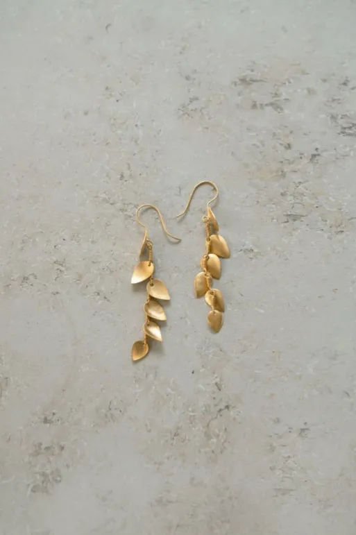 By bar Earrings*PD leaves string | gold