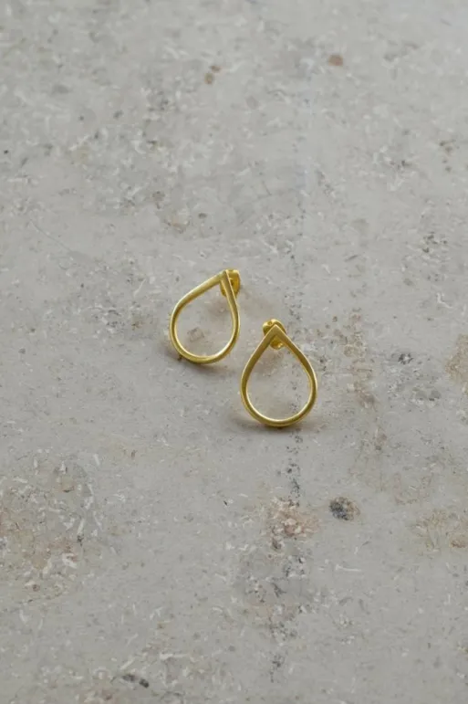 By bar Earrings*pd tear | gold