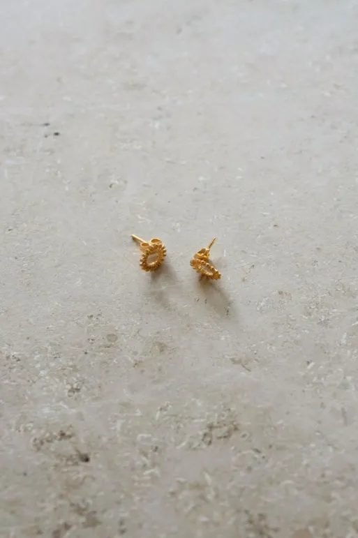 By bar Earrings*ruby stud earring | gold